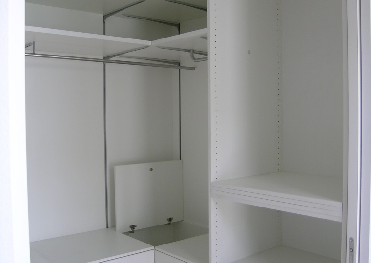 Begehbarer Schrank