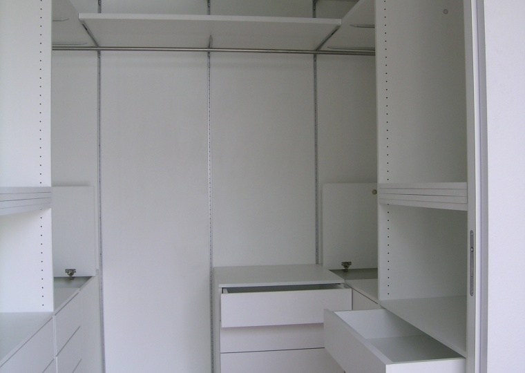 Begehbarer Schrank