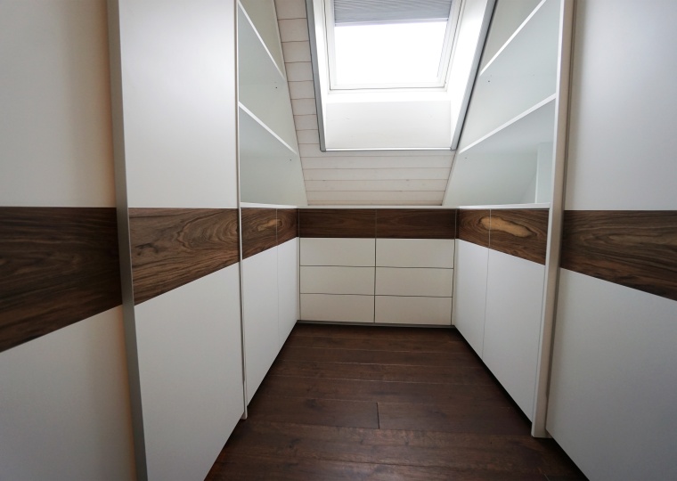 Schrank in Dachschräge 2