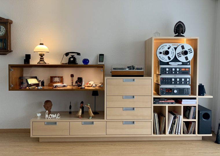 Sideboard mit Vitrine